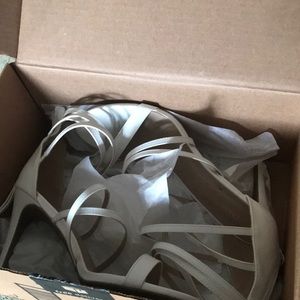 NWT Dream Paris White Heel Dress Pump Sandals